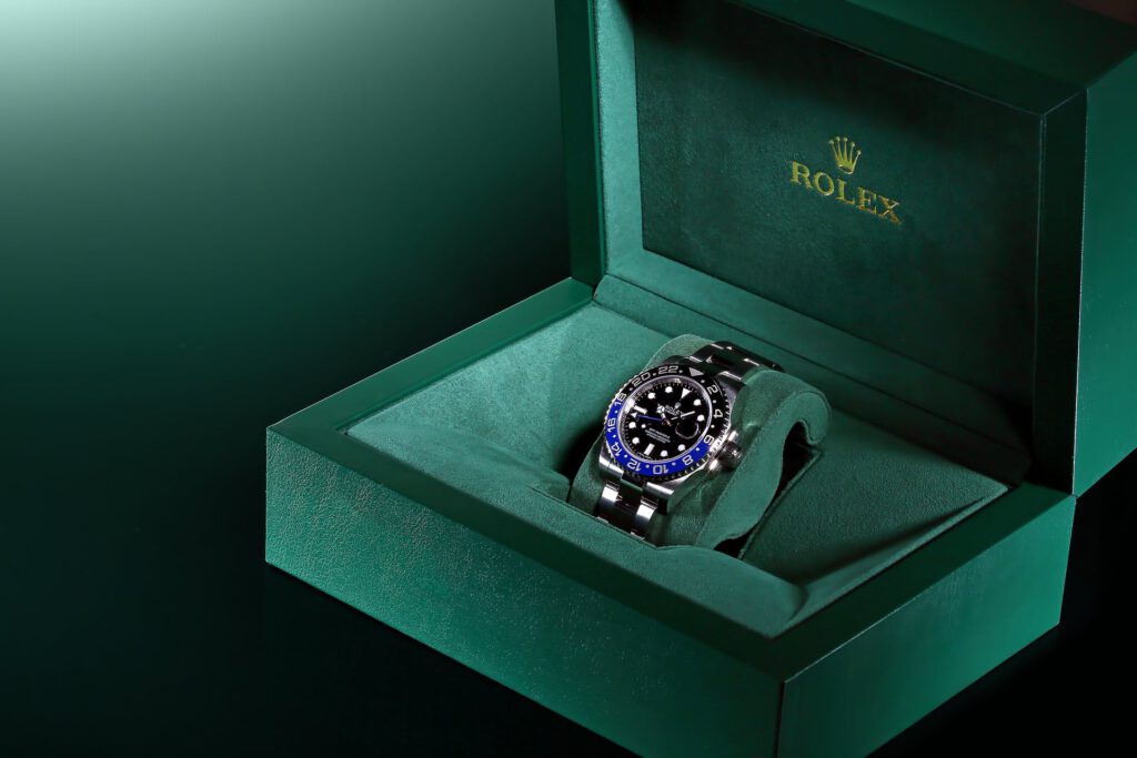 Packshot Ambientes Moodfoto von Rolex Box in grün mit GMT Master